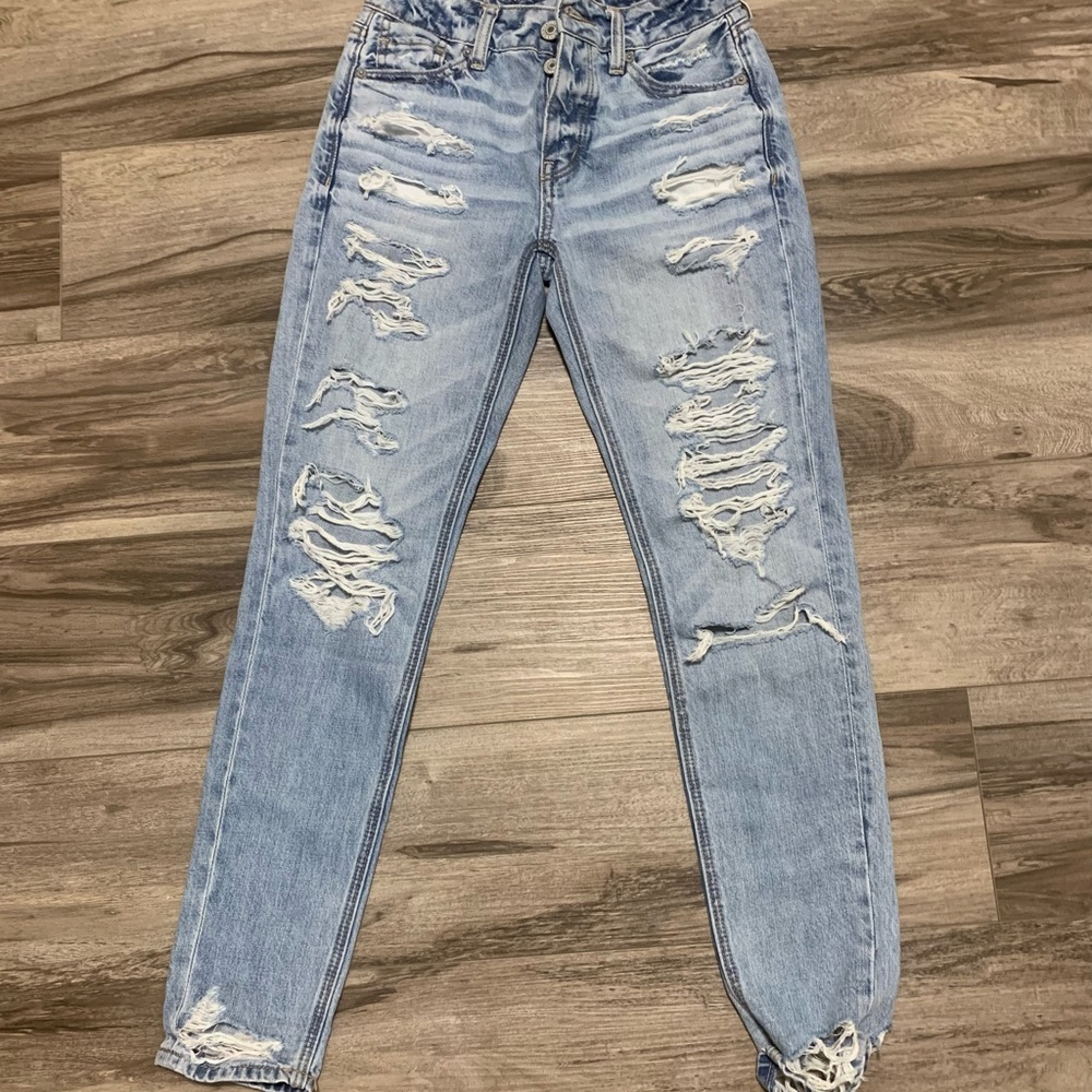 American eagle mom jeans
